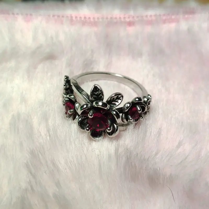 Vintage Bohemian Flower Red Crystal Rings for Women Gorgeous Charming Silver Color Ring Wedding Engagement Christmas Gift