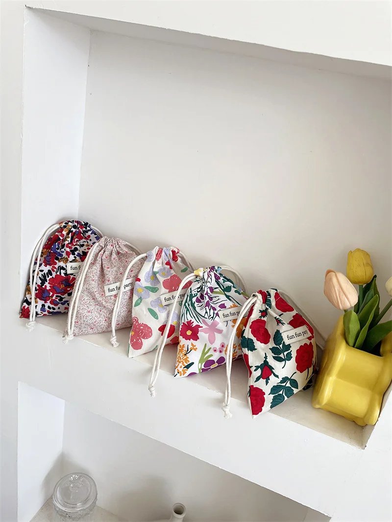 Cotton Linen Floral Storage Drawstring Bag Women Finishing Storage Pouch Cute Makeup Bag Christmas Gift Candy Jewelry Organizer
