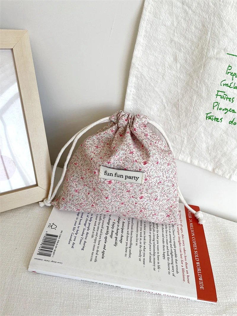 Cotton Linen Floral Storage Drawstring Bag Women Finishing Storage Pouch Cute Makeup Bag Christmas Gift Candy Jewelry Organizer