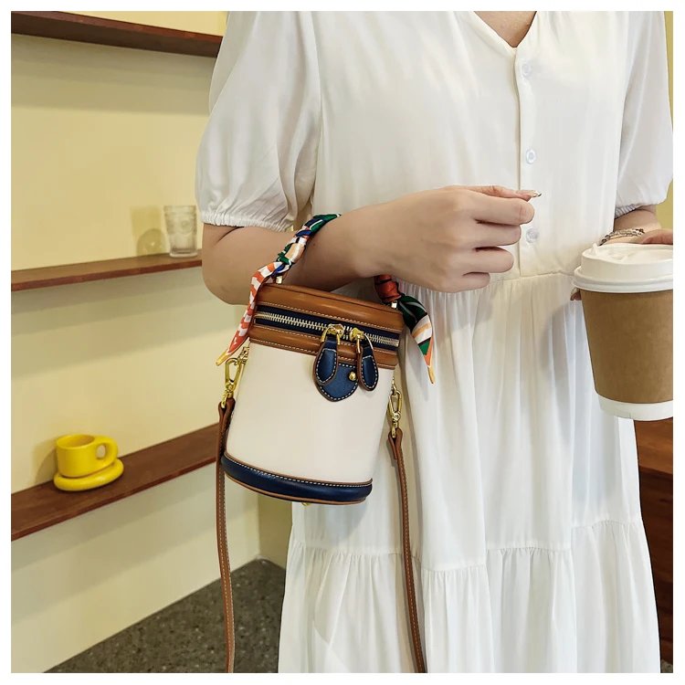 Bucket bag female new 2023 fashion cross-body niche cylinder one-shoulder portable