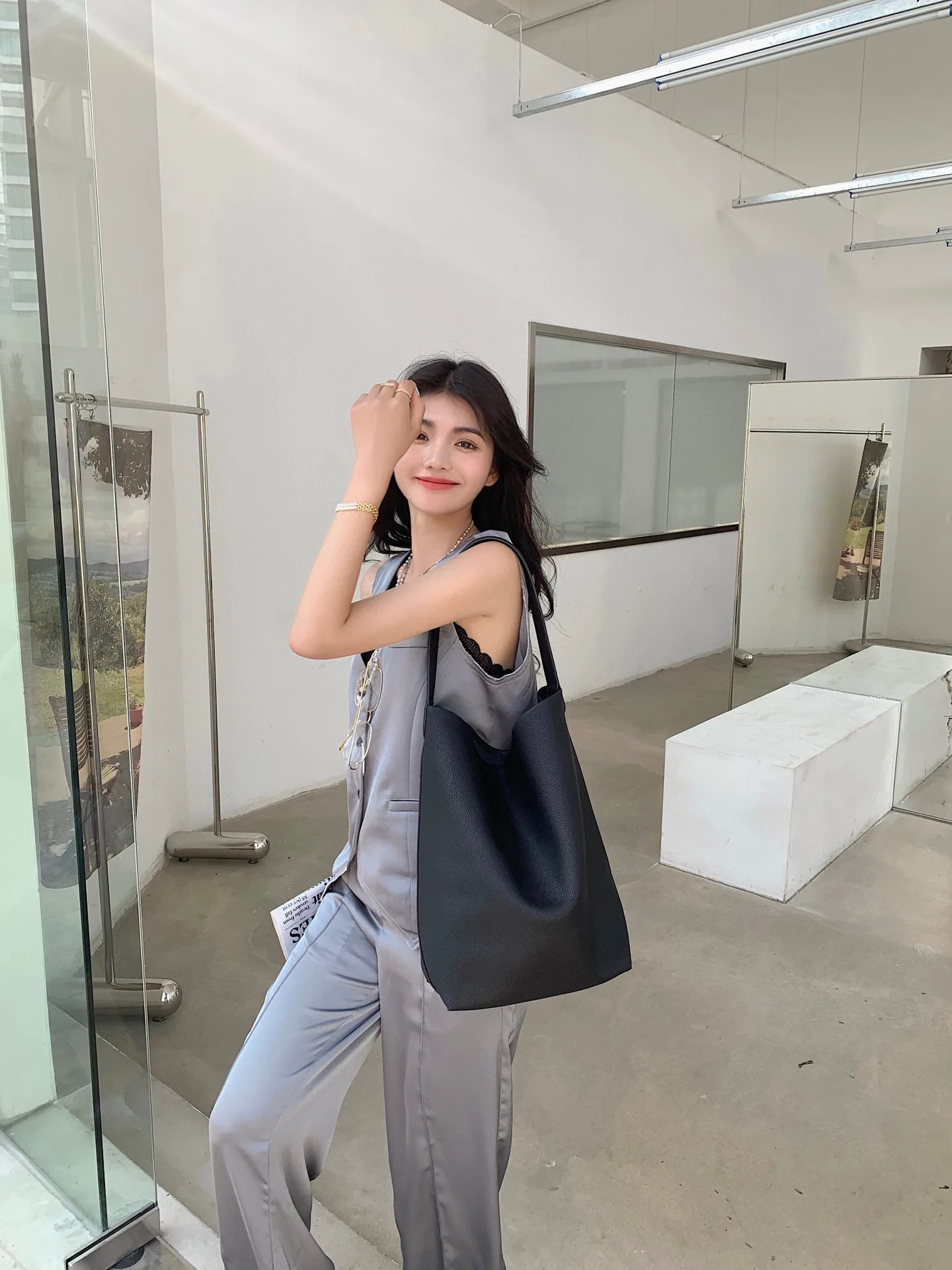 Motingsome Soft Cowhdie Minimalism Women Bucket Bag Elegant French Style Lady Large Tote Bag Luxury Thick Real Leather Bag 2022 Motingsome Soft Cowhdie Minimalism Women Bucket Bag Elegant French Style Lady Large Tote Bag Luxury Thick Real Leather Bag 2022