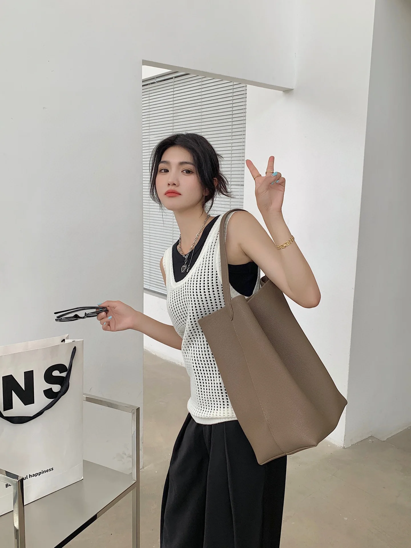 Motingsome Soft Cowhdie Minimalism Women Bucket Bag Elegant French Style Lady Large Tote Bag Luxury Thick Real Leather Bag 2022 Motingsome Soft Cowhdie Minimalism Women Bucket Bag Elegant French Style Lady Large Tote Bag Luxury Thick Real Leather Bag 2022