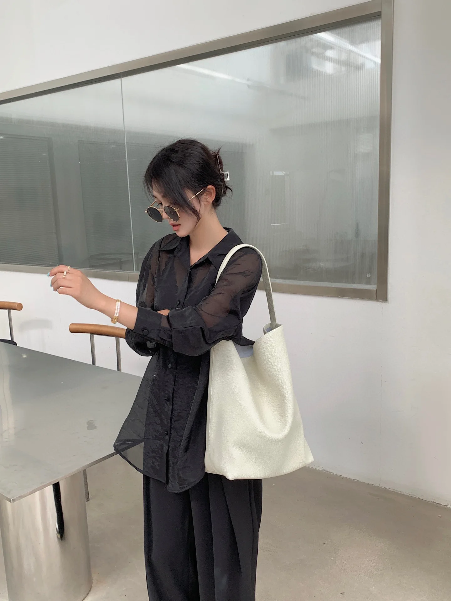 Motingsome Soft Cowhdie Minimalism Women Bucket Bag Elegant French Style Lady Large Tote Bag Luxury Thick Real Leather Bag 2022 Motingsome Soft Cowhdie Minimalism Women Bucket Bag Elegant French Style Lady Large Tote Bag Luxury Thick Real Leather Bag 2022
