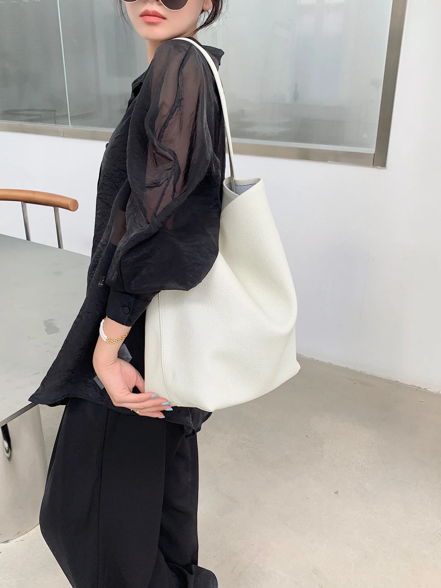 Motingsome Soft Cowhdie Minimalism Women Bucket Bag Elegant French Style Lady Large Tote Bag Luxury Thick Real Leather Bag 2022 Motingsome Soft Cowhdie Minimalism Women Bucket Bag Elegant French Style Lady Large Tote Bag Luxury Thick Real Leather Bag 2022