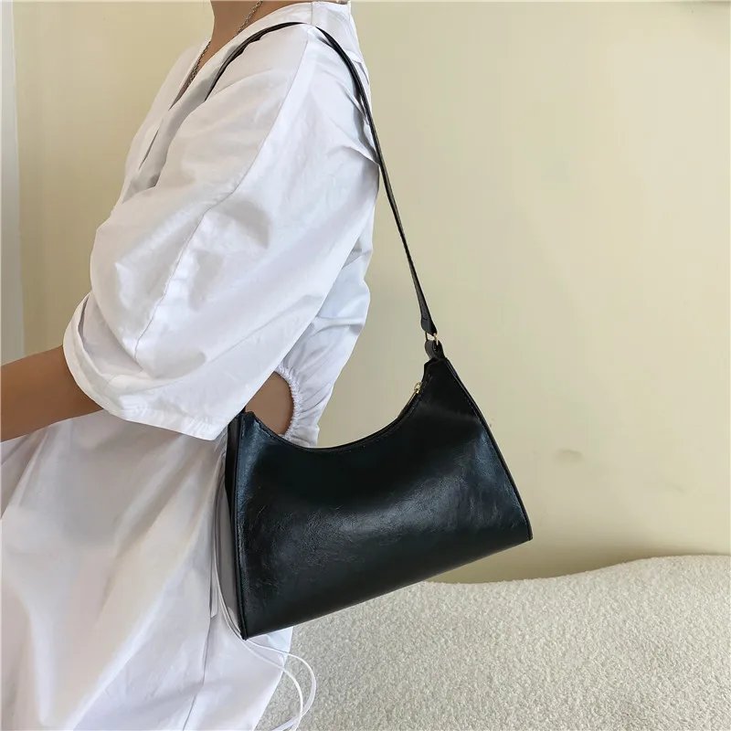 Vintage Solid Color PU Leather Women Fashion Shoulder Sling Bag High-Capacity Simple Wide Strap Bucket Crossbody Bag Commuting