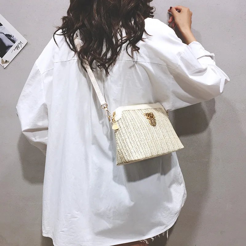 Casual Chains Straw Bucket Bags 2023 Women Summer Messenger Bag Rattan Bags Beach Lady Travel Purses and Handbags Shoulder Bag