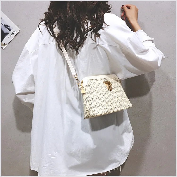 Casual Chains Straw Bucket Bags 2023 Women Summer Messenger Bag Rattan Bags Beach Lady Travel Purses and Handbags Shoulder Bag