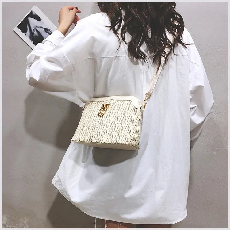 Casual Chains Straw Bucket Bags 2023 Women Summer Messenger Bag Rattan Bags Beach Lady Travel Purses and Handbags Shoulder Bag