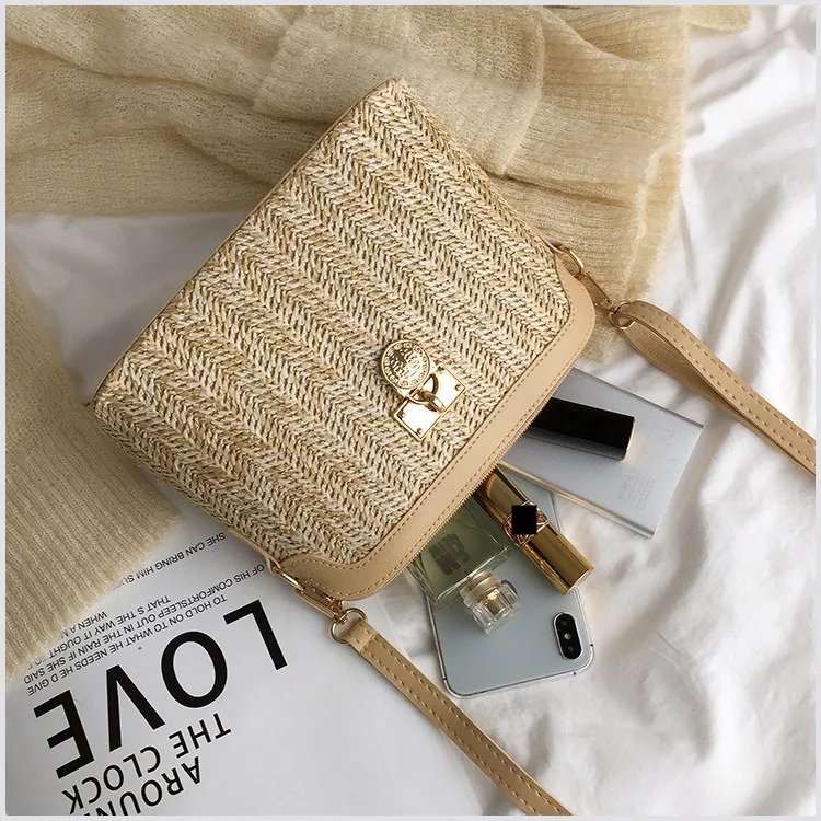 Casual Chains Straw Bucket Bags 2023 Women Summer Messenger Bag Rattan Bags Beach Lady Travel Purses and Handbags Shoulder Bag