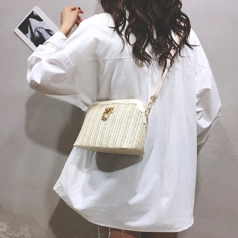 Casual Chains Straw Bucket Bags 2023 Women Summer Messenger Bag Rattan Bags Beach Lady Travel Purses and Handbags Shoulder Bag