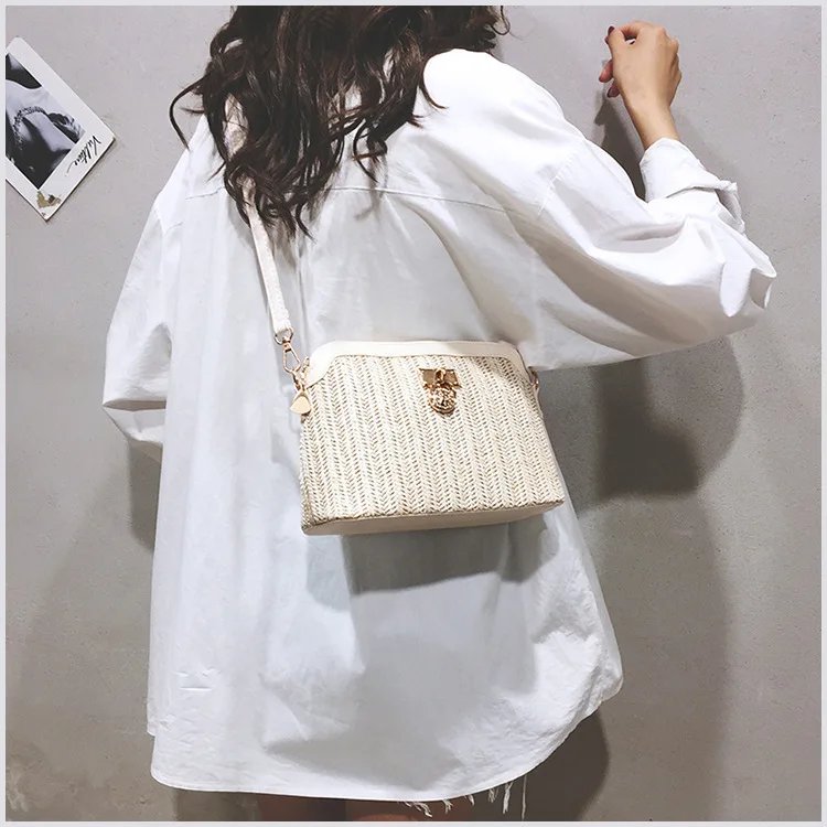 Casual Chains Straw Bucket Bags 2023 Women Summer Messenger Bag Rattan Bags Beach Lady Travel Purses and Handbags Shoulder Bag