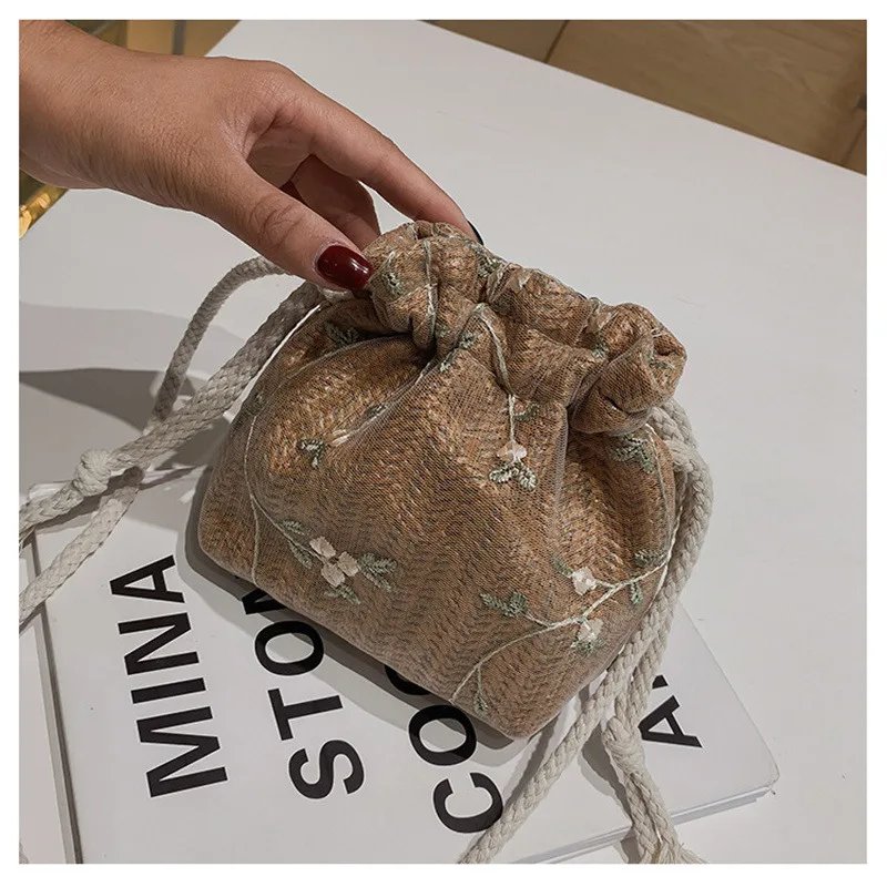 Fashion Small Shoulder Bags  Women Drawstring Straw Beach Bags Flower Embroidery Bags Ladies Lace Crossbody Handbags for Travel