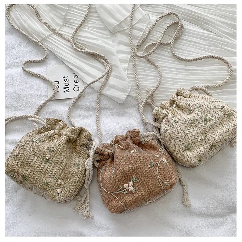 Fashion Small Shoulder Bags  Women Drawstring Straw Beach Bags Flower Embroidery Bags Ladies Lace Crossbody Handbags for Travel