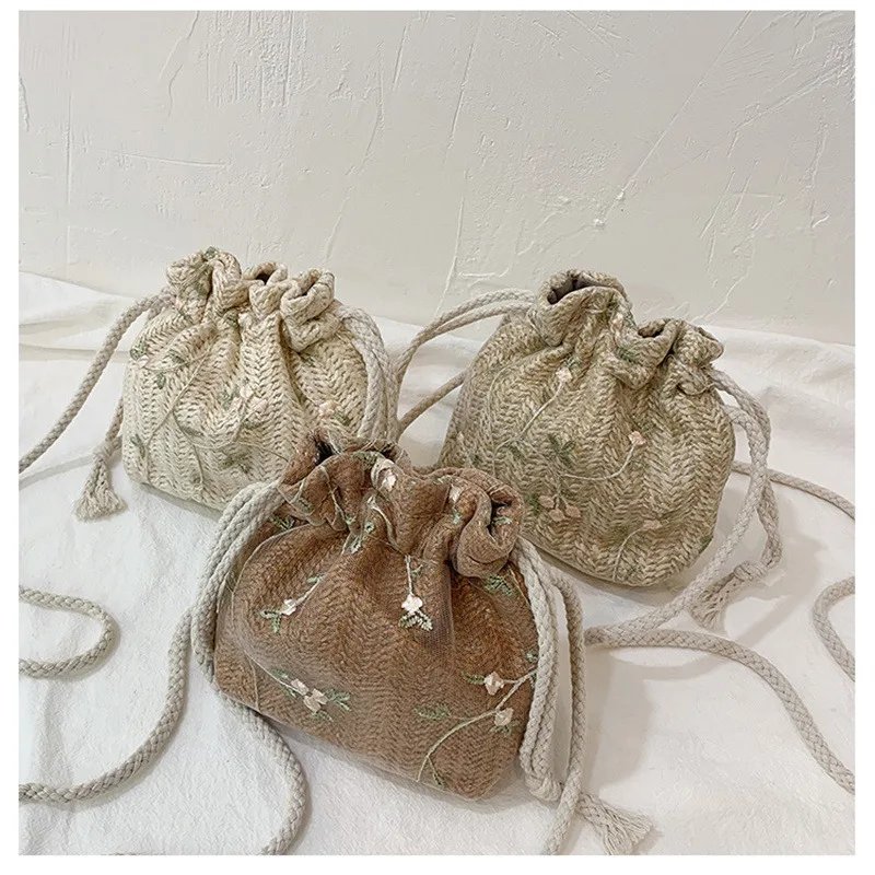 Fashion Small Shoulder Bags  Women Drawstring Straw Beach Bags Flower Embroidery Bags Ladies Lace Crossbody Handbags for Travel