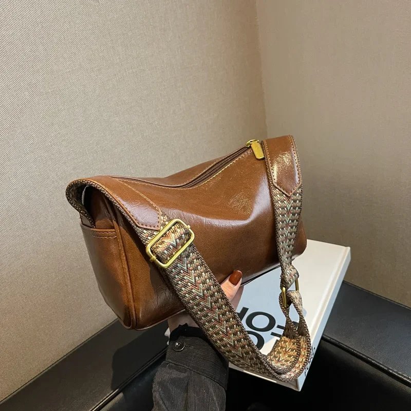 Vintage Shoulder Bag for Women Fashion Wide Strap Crossbody Bag Retro Pillow Messenger Handbag Ladies Tote Clutchs Purses Tote