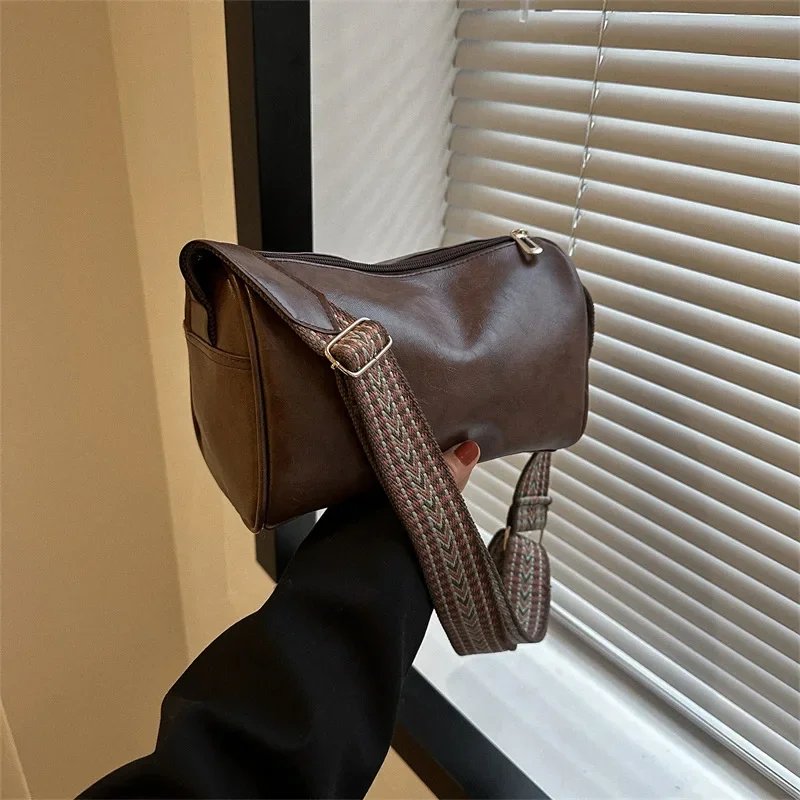 Vintage Shoulder Bag for Women Fashion Wide Strap Crossbody Bag Retro Pillow Messenger Handbag Ladies Tote Clutchs Purses Tote