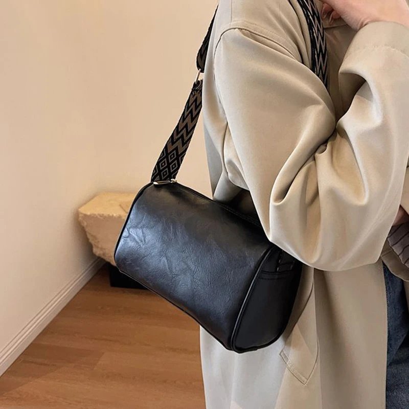 High Quality PU Leather, Wide Shoulder Strap Shoulder Bag ,Women Vintage Ladies Small Handbag ,Pillow Messenger Crossbody Bag