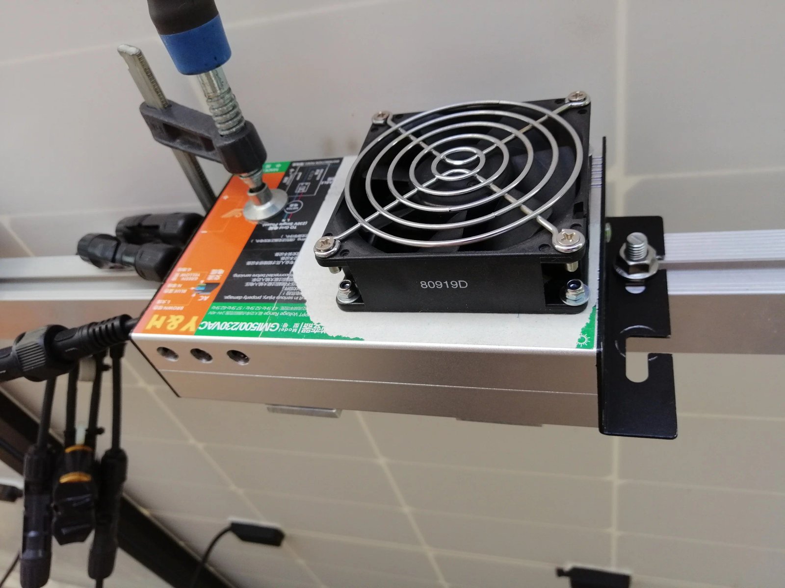 700W 600W 500W 350W 300W Solar Grid Tie Micro Inverter MPPT Input DC26V-46V PV Output AC110V-240V Home Solar On Grid System 700W 600W 500W 350W 300W Solar Grid Tie Micro Inverter MPPT Input DC26V-46V PV Output AC110V-240V Home Solar On Grid System