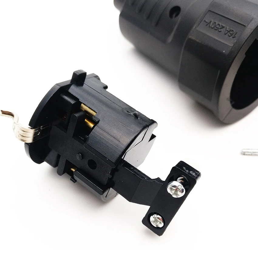 European 16A Grounded Industry Assemble Wiring Plug Germany Russia Power Cable Connector Female Male EU Schuko Power Socket Plug European 16A Grounded Industry Assemble Wiring Plug Germany Russia Power Cable Connector Female Male EU Schuko Power Socket Plug