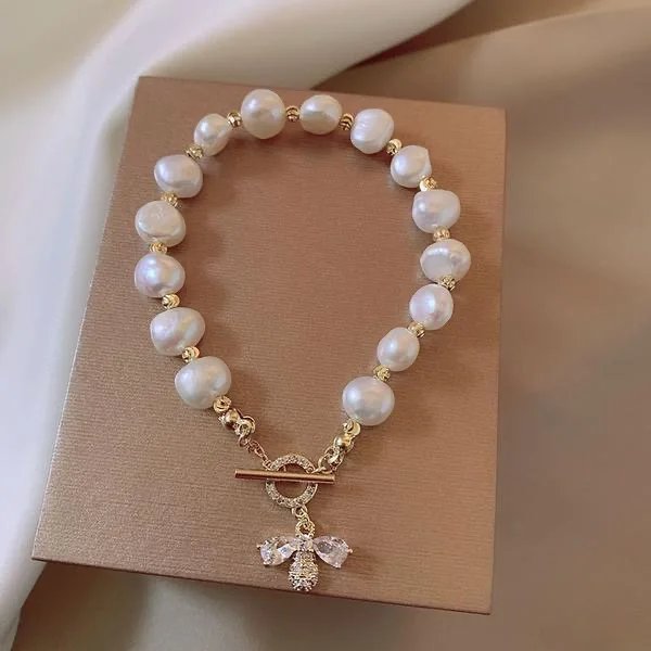 2021 Elegant Baroque Pearl String Bracelet For Woman Luxury Zircon Bee Pendant Bracelet Fashion Girl's Sweet Jewelry