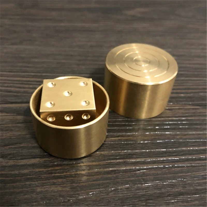 Super Mental Die (Brass) Magic Tricks Stage Close Up Magia Dice Number Prediction Magie Metalism Gimmick Prop Accessories Super Mental Die (Brass) Magic Tricks Stage Close Up Magia Dice Number Prediction Magie Metalism Gimmick Prop Accessories
