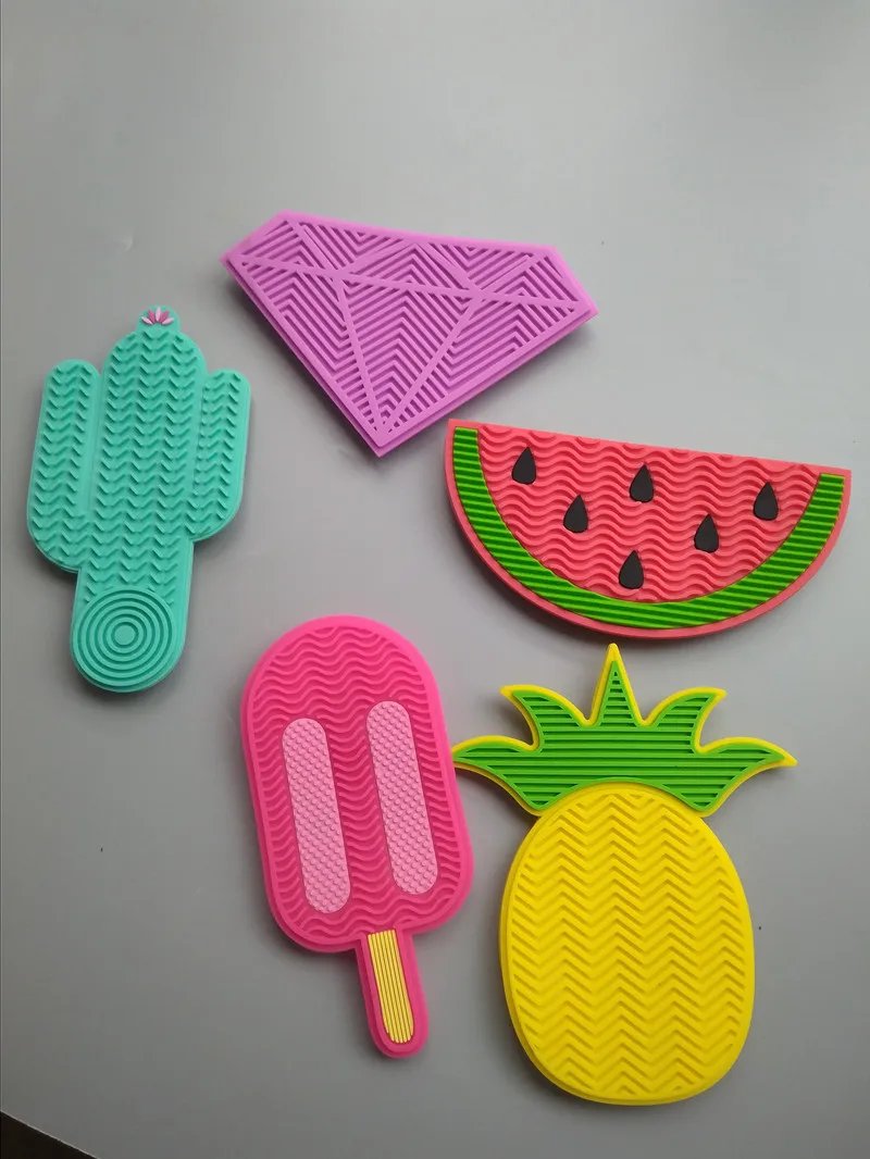 Suitable for pets weighing less than 3 kilograms Mat Cats Slow Food Bowls Suction Cup Feeding Food Silicone Lick，product small