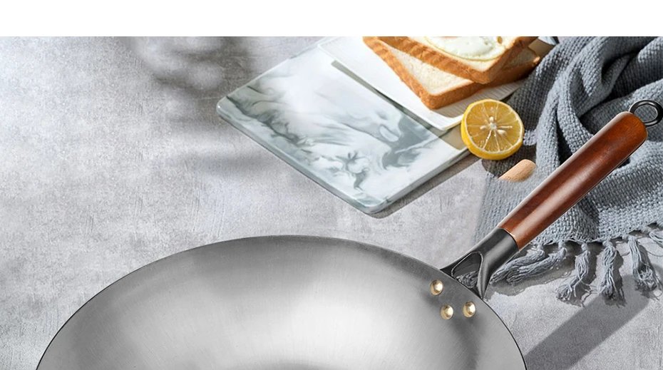 Traditional iron wok,Non-coating Woks Hand forged  For Kitchen PanWooden Handle Wok Kitchen Gas Pot Cookware