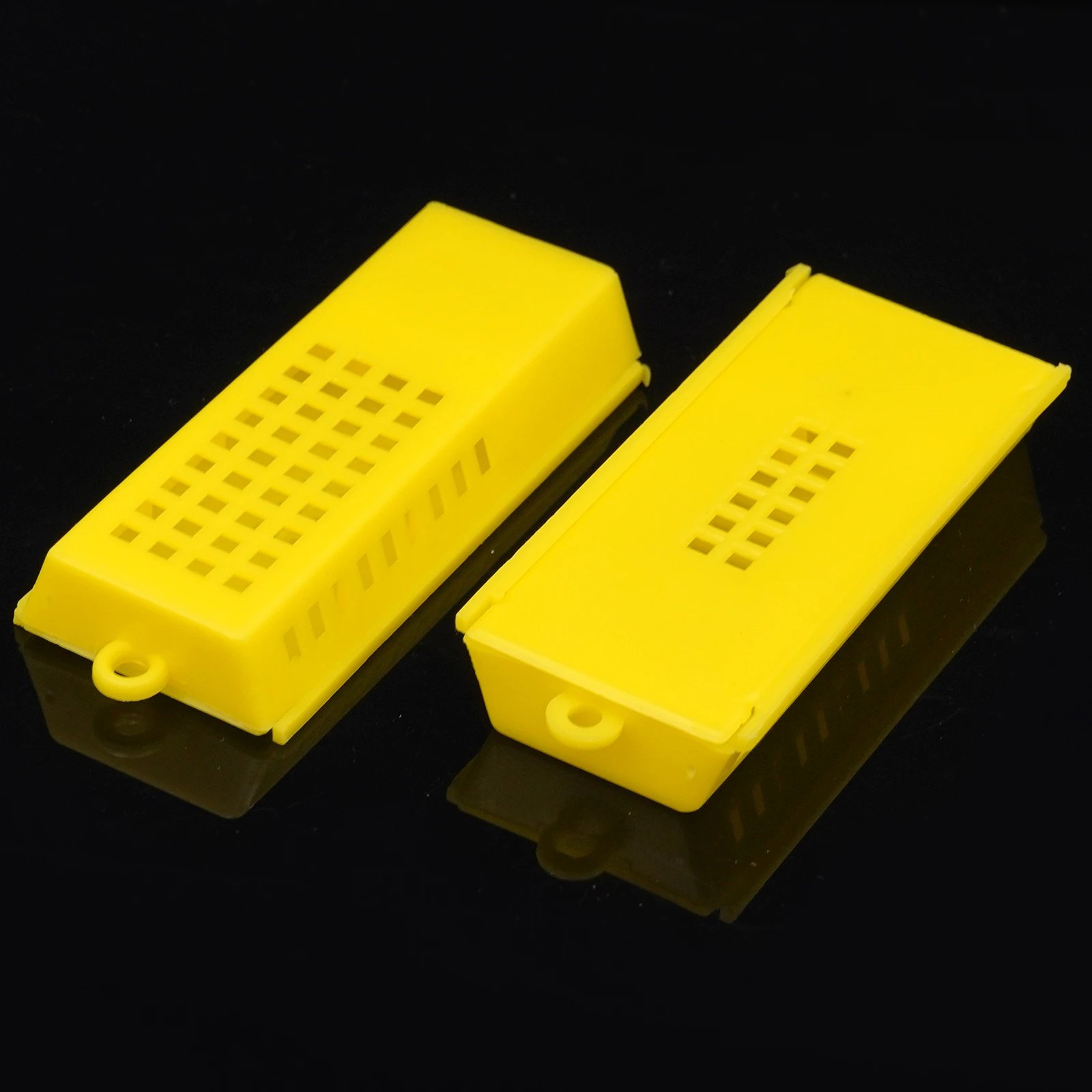 12Pcs Beekeeping Transport Cages Yellow White Bees Queen Post Room Cage Plastic King Prisoner Queen Bee Cage Apiculture Tools