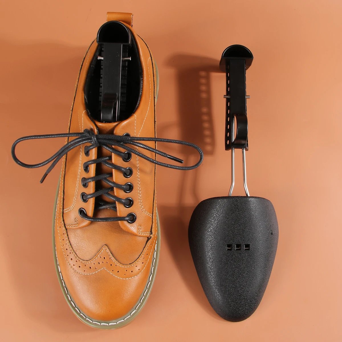 1 Pair Men and women Plastic Shoe Tree Adjustable Shoe Stretcher Shaper Boot Holder Shoe Support（white and black）two sizes