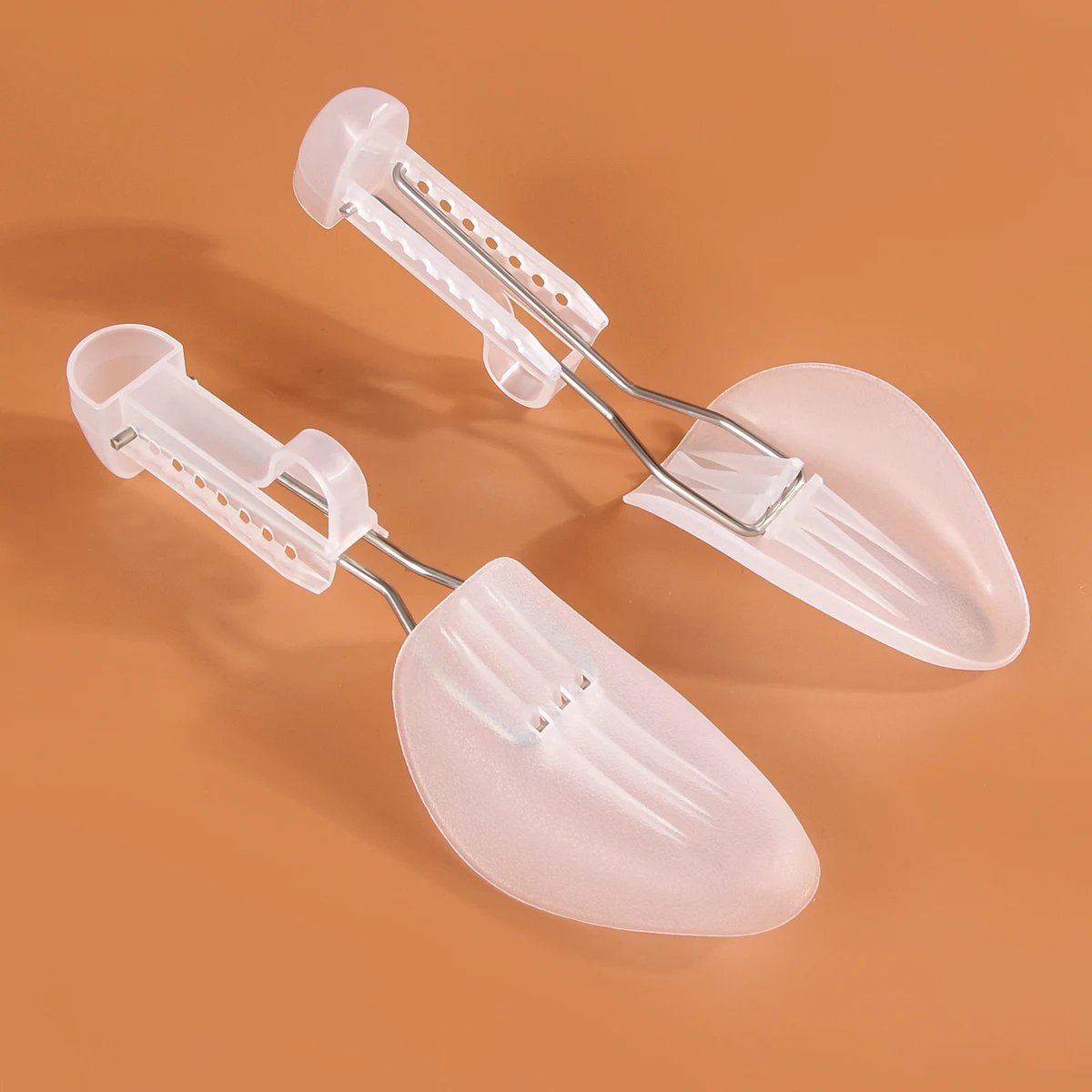 1 Pair Men and women Plastic Shoe Tree Adjustable Shoe Stretcher Shaper Boot Holder Shoe Support（white and black）two sizes