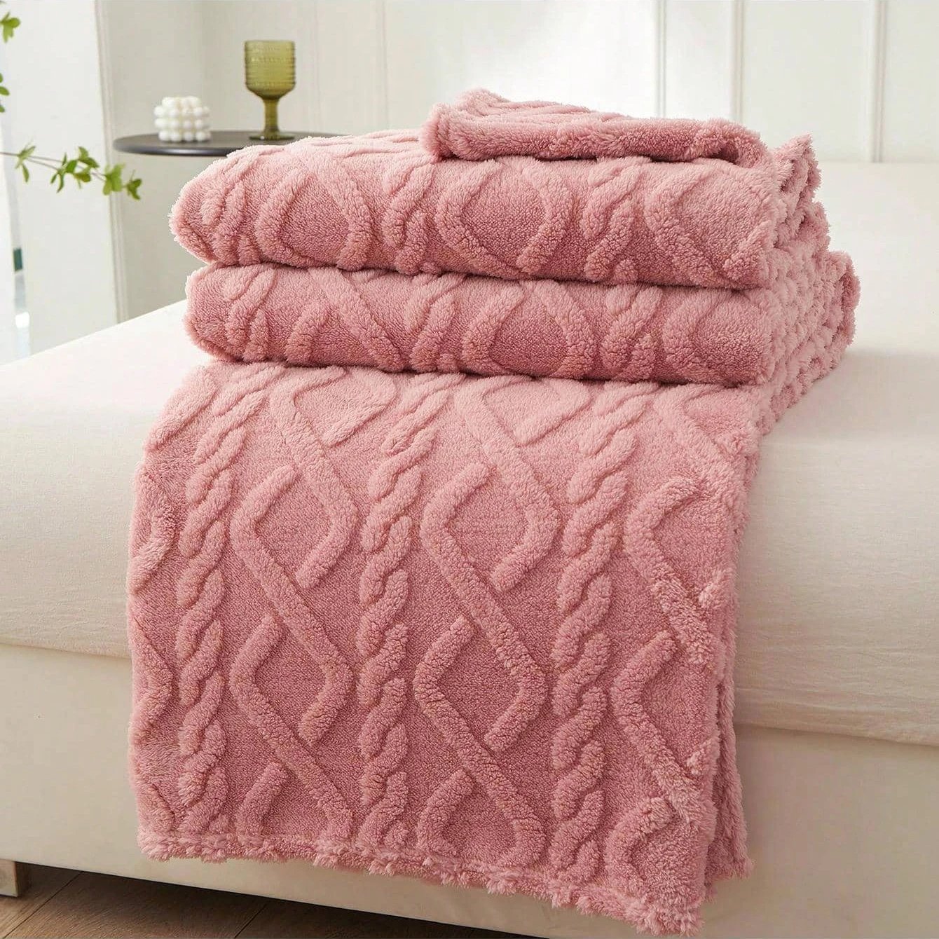 1pc Single-Layer Coral Fleece Blanket, Lightweight & Multi-Purpose Blanket Bed Cover,For Living Room Sofa Cover, Nap Blanket