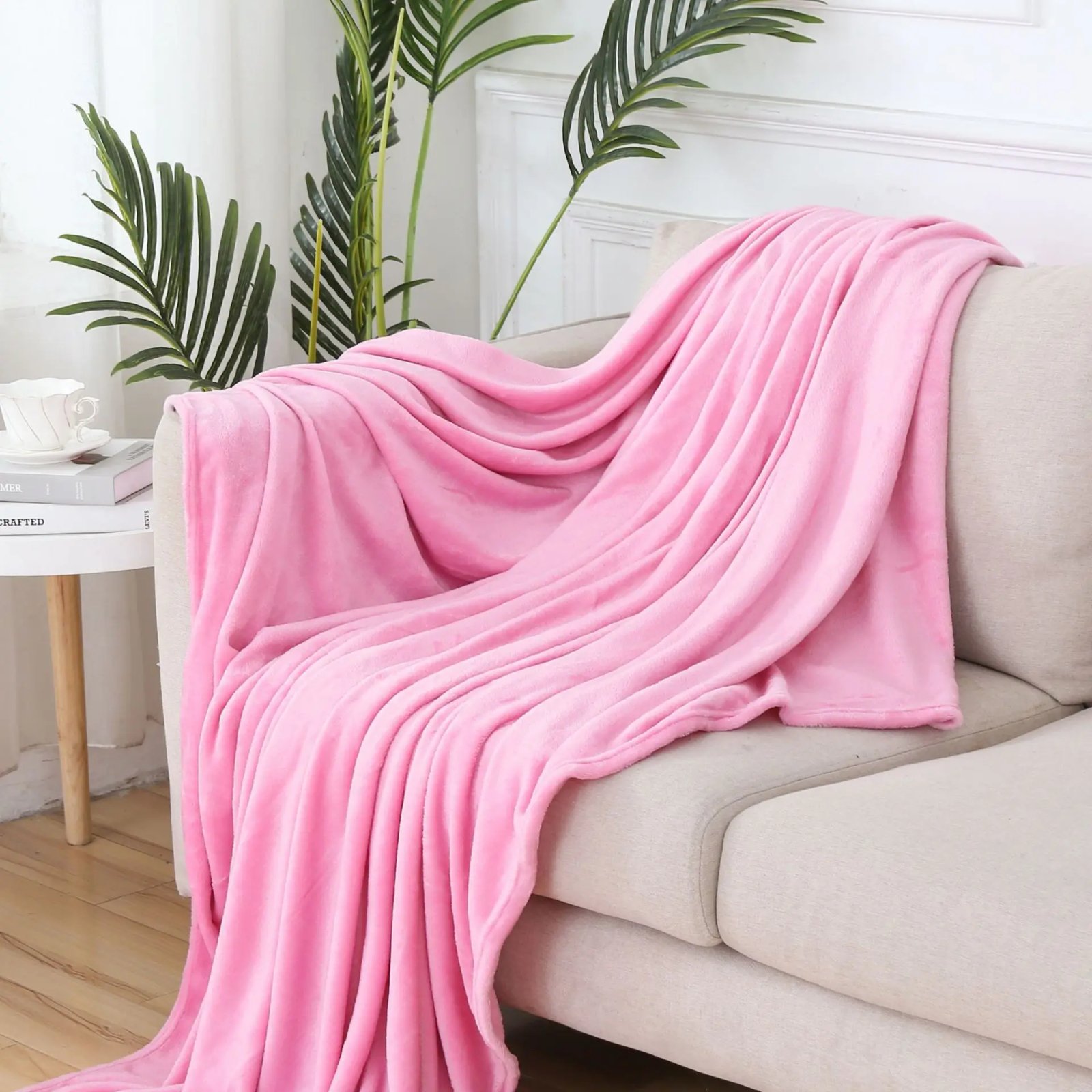 1pc Coral Fleece Blanket Simple Grey Blanket Soft Warm Throw Blanket Nap Blanket for Sofa Bed Camping Trip Office Pet Dog