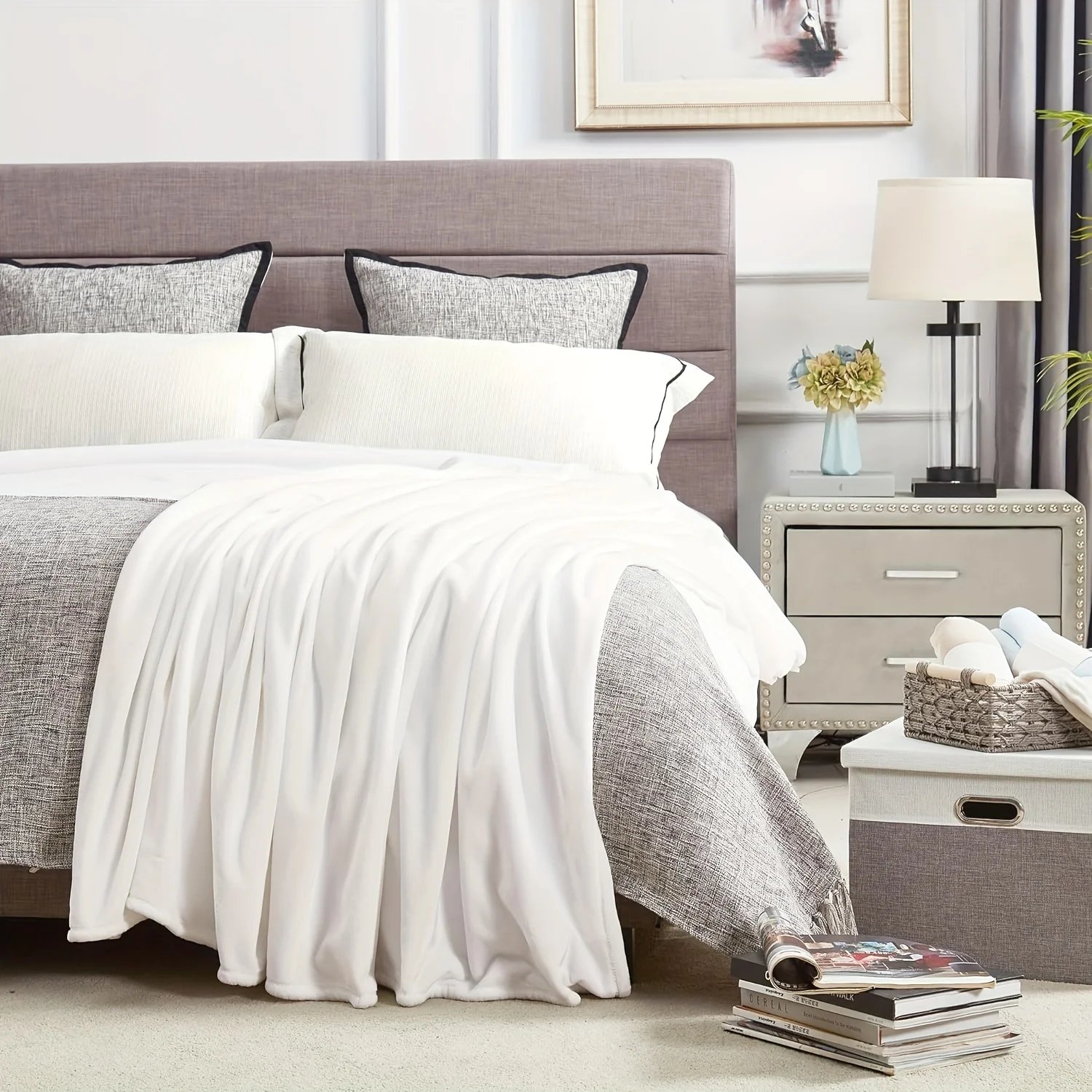 1pc Coral Fleece Blanket Simple Grey Blanket Soft Warm Throw Blanket Nap Blanket for Sofa Bed Camping Trip Office Pet Dog