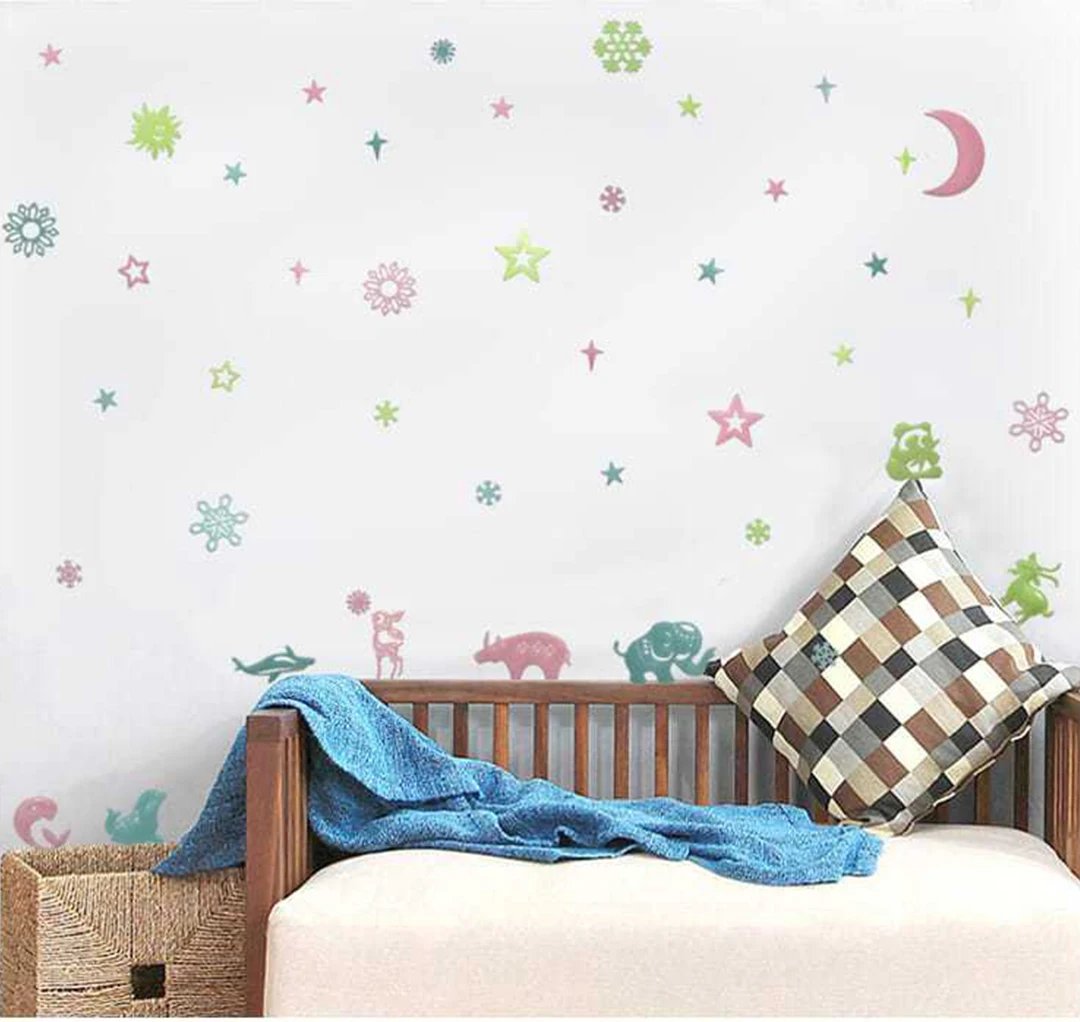 Luminous Cartoon butterfly Stars Wall Stickers for Kids room Bedroom Decor Glow in the dark Wall Decals Noctilucent Stickers