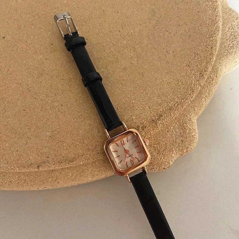 Hot Sales Women Watch Small Square Dial Thin Leather Strap Ladies Wristwatch Elegant Quartz Female Watches Casual reloj mujer