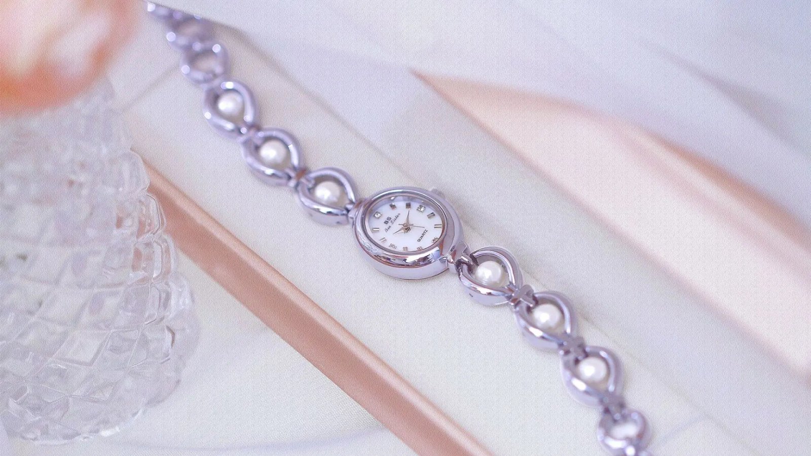 UTHAI Women's Watch Brand Japanese Style Light Luxury Simple Pearl Bracelet Jewelry Waterproof Female Fashion Clock Watches Gift UTHAI Women's Watch Brand Japanese Style Light Luxury Simple Pearl Bracelet Jewelry Waterproof Female Fashion Clock Watches Gift