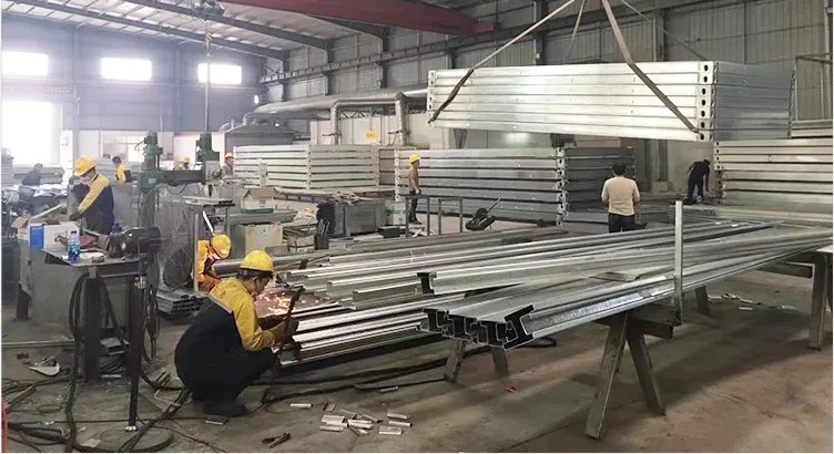 YG 20/40FT Tiny House Two-storey Innovations Container House Extendable Is Made of Carved Metal Plate with Glass Curtain Wall