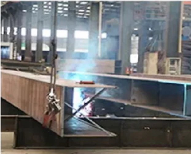 YG 20/40FT Tiny House Two-storey Innovations Container House Extendable Is Made of Carved Metal Plate with Glass Curtain Wall