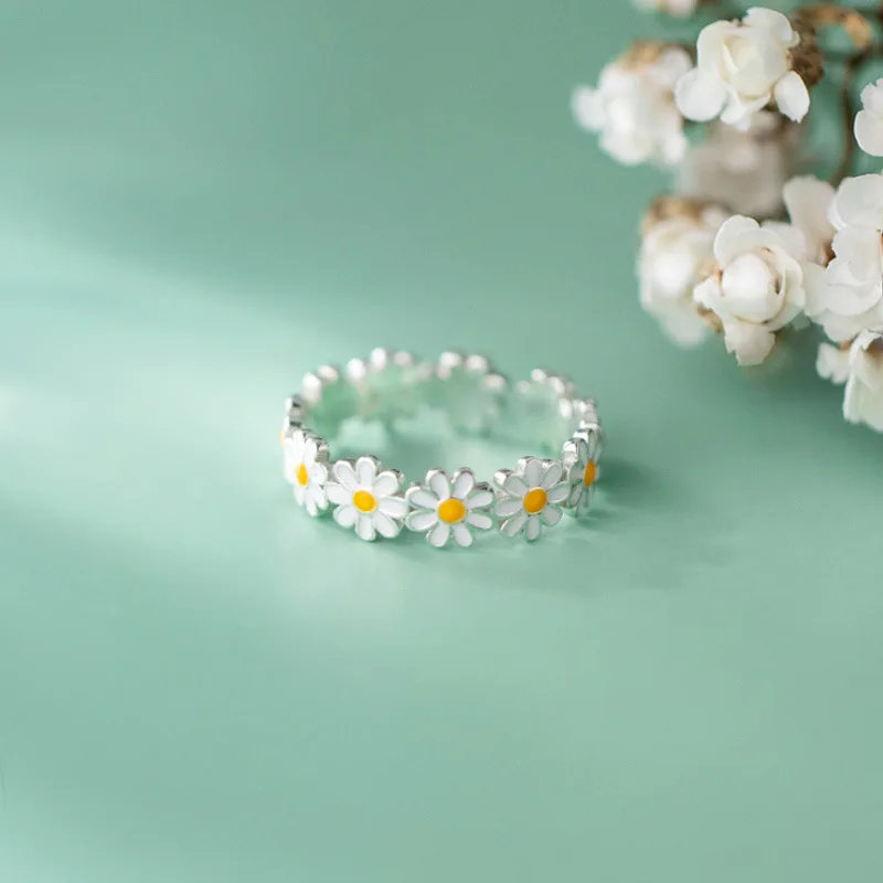 Vintage Daisy Flower Rings For Women Korean Style Adjustable Opening Finger Ring Bride Wedding Engagement Statement Jewelry Gif Vintage Daisy Flower Rings For Women Korean Style Adjustable Opening Finger Ring Bride Wedding Engagement Statement Jewelry Gif