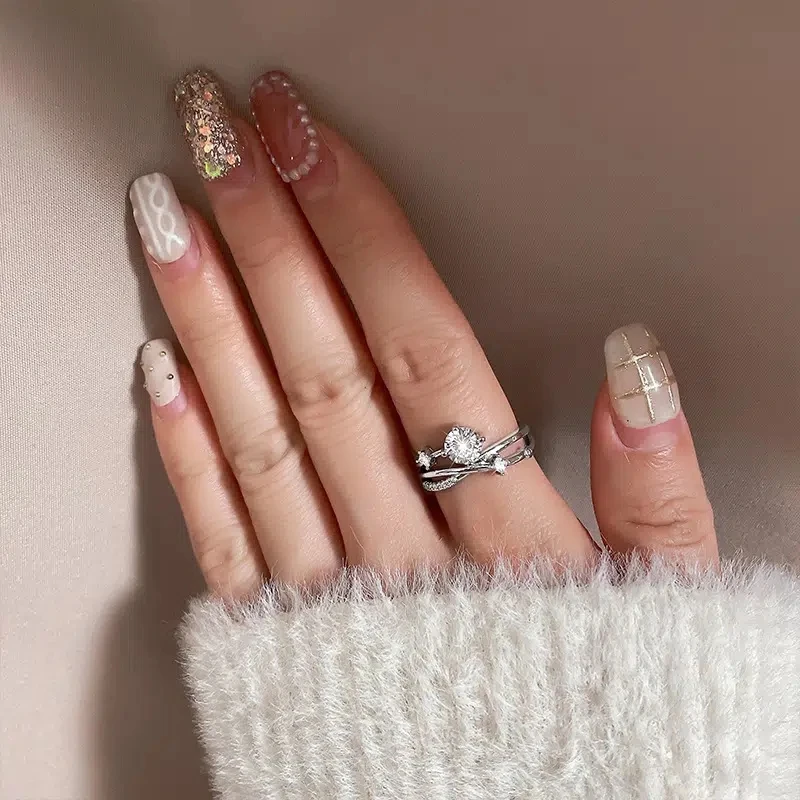 New Twist Design Fancy Women Finger Rings with Shiny Cubic Zirconia Exquisite Engage Wedding Accessories Fashion Jewelry New Twist Design Fancy Women Finger Rings with Shiny Cubic Zirconia Exquisite Engage Wedding Accessories Fashion Jewelry