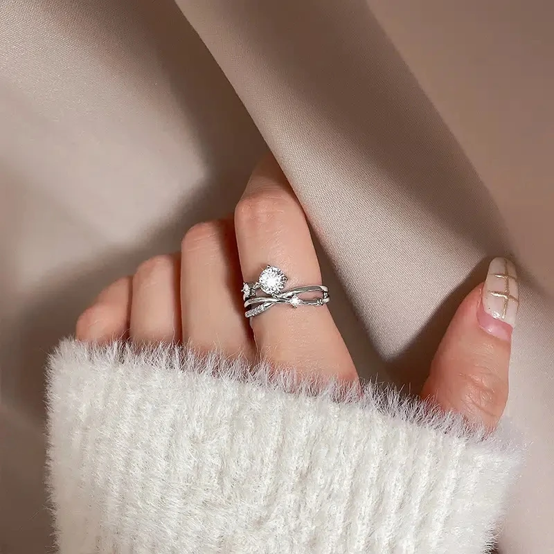 New Twist Design Fancy Women Finger Rings with Shiny Cubic Zirconia Exquisite Engage Wedding Accessories Fashion Jewelry New Twist Design Fancy Women Finger Rings with Shiny Cubic Zirconia Exquisite Engage Wedding Accessories Fashion Jewelry