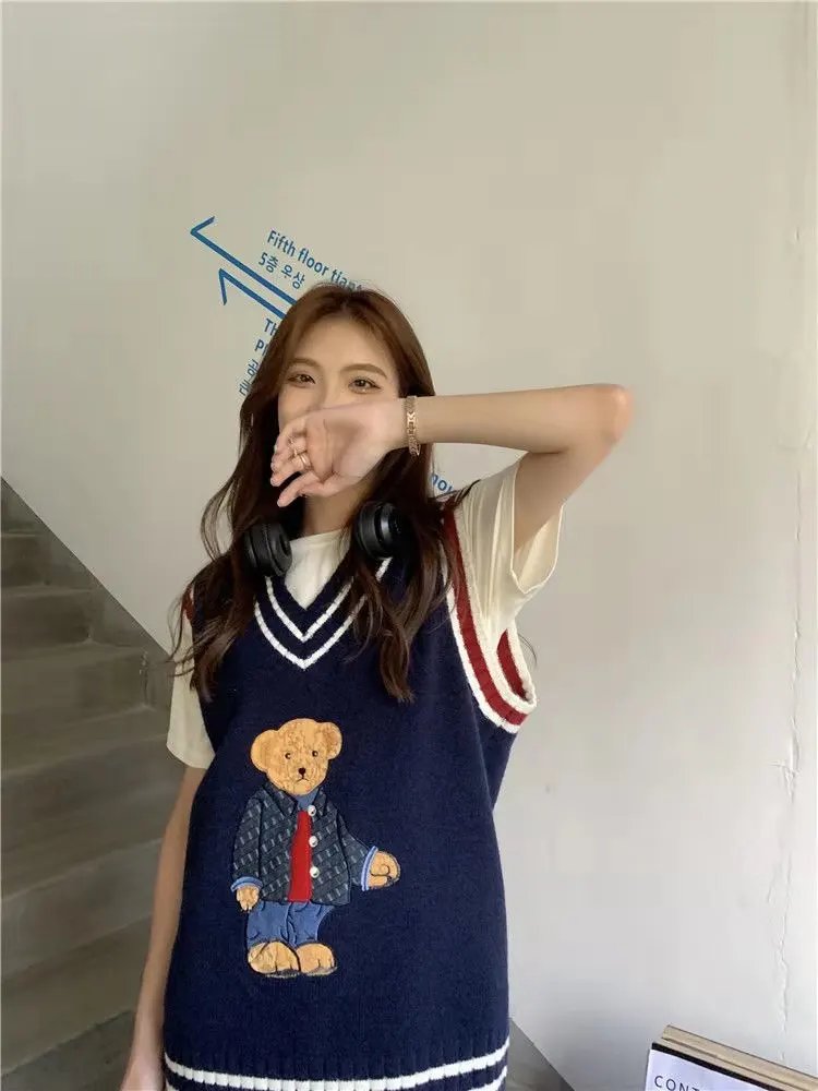 2023 Autumn Winter Women's Vest Japanese Style Cartoon Bear Pullover Vest Sweater Oversize Harajuku Kawaii Clothes Knitted Vest