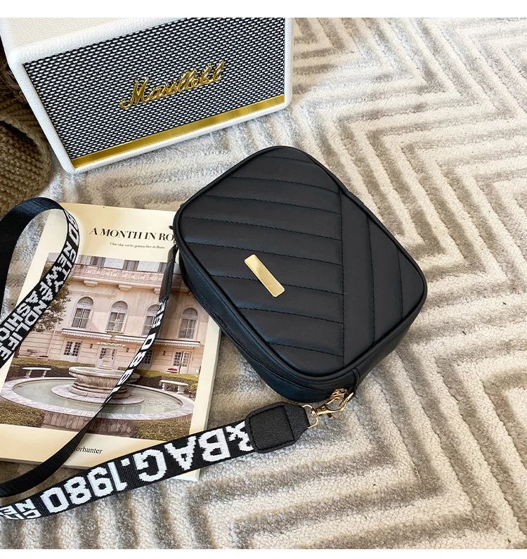 New Arrival Fashion Women's Small Crossbody Bag PU Leather Messenger Bag Zipper Handbag Purse Summer Travel Bag for Female