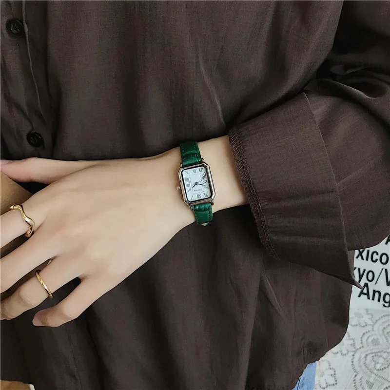 Watches Classic Casual Quartz Dial Leather Strap Band Rectangle Clock Fashionable Wrist Watches for Women