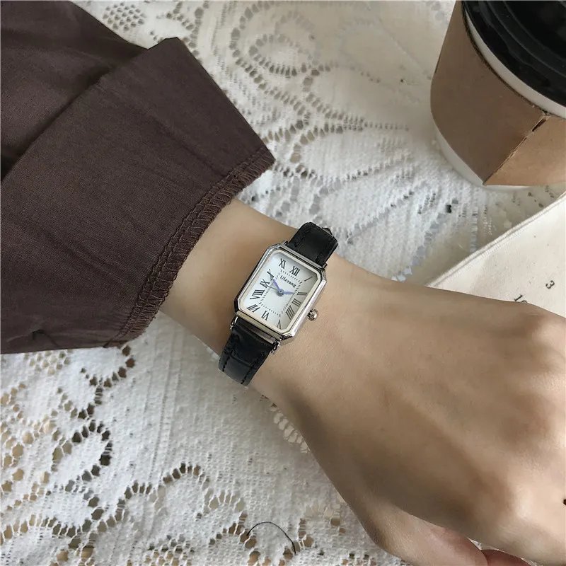 Watches Classic Casual Quartz Dial Leather Strap Band Rectangle Clock Fashionable Wrist Watches for Women
