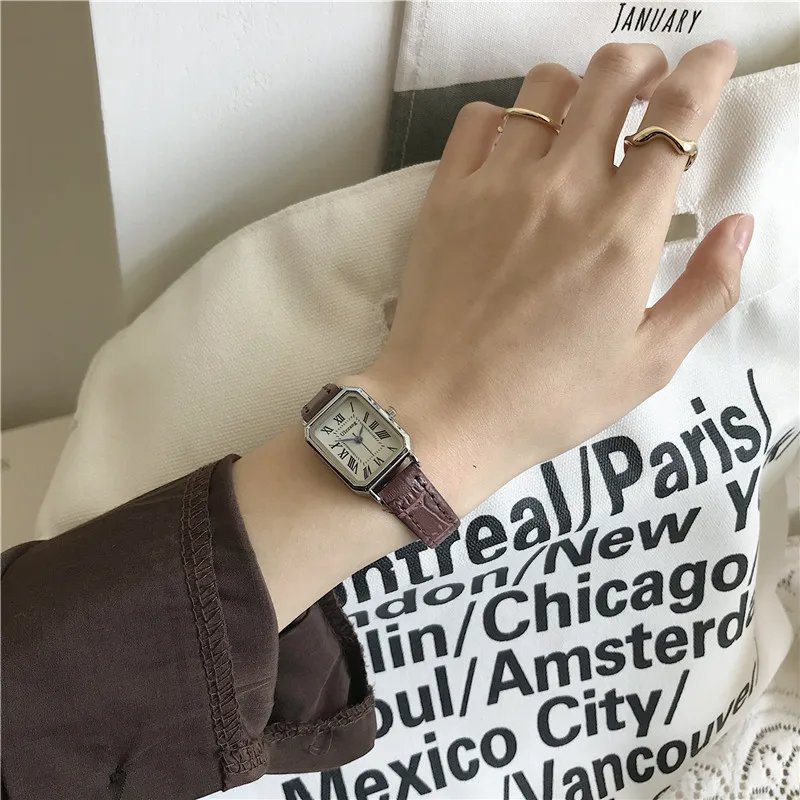 Watches Classic Casual Quartz Dial Leather Strap Band Rectangle Clock Fashionable Wrist Watches for Women