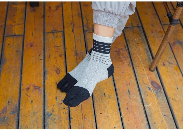New Five Finger Socks For Man Combed Cotton Colorful Breathable Sweat Deodorant Antibacterial Fashion Sport Socks With Toes New Five Finger Socks For Man Combed Cotton Colorful Breathable Sweat Deodorant Antibacterial Fashion Sport Socks With Toes