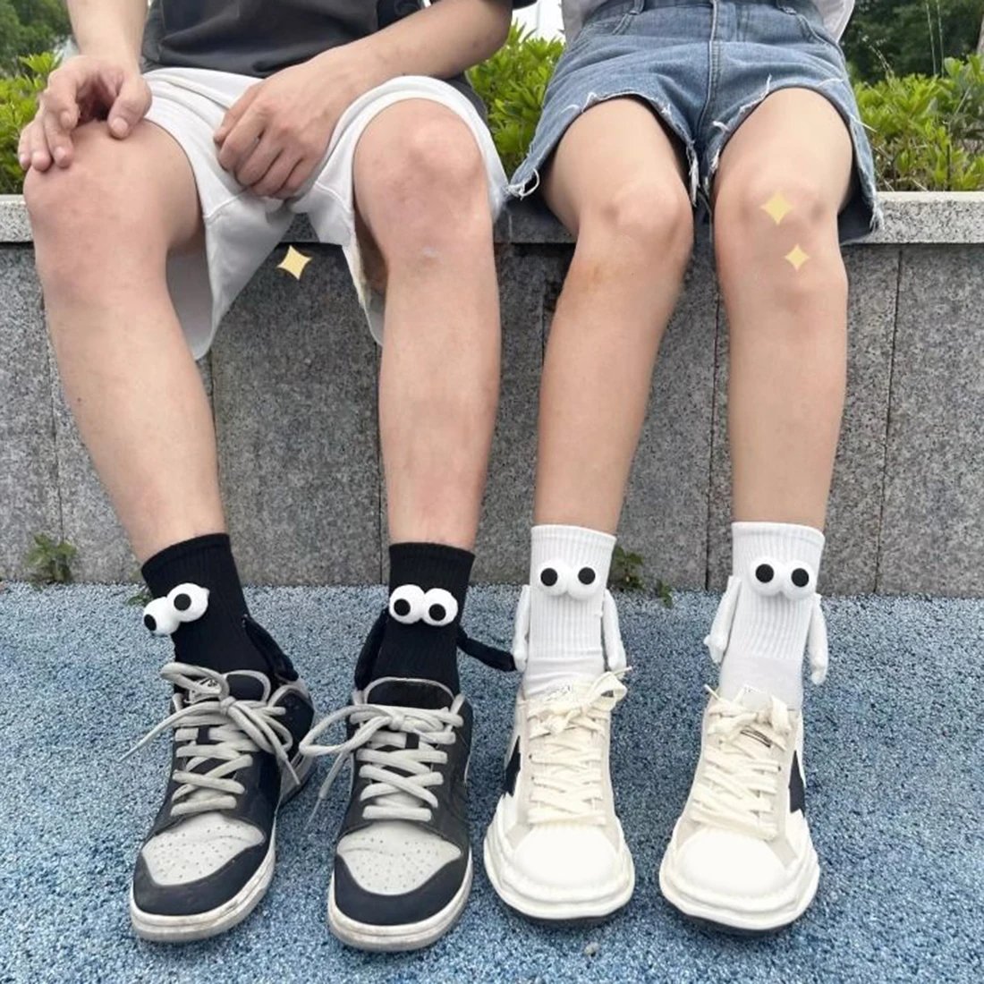 2 Pairs Magnetic Socks with Hands Women Men Fashion Black White Funny Cute Cartoon Eyes Couple Mid-tube Socks for Gifts