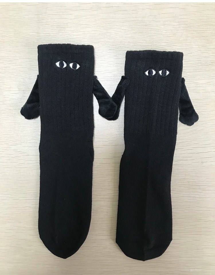 Fashion Funny Creative Magnetic Attraction Hands Black White Cartoon Eyes Couples Socks 1 Pair Celebrity Couple Socks