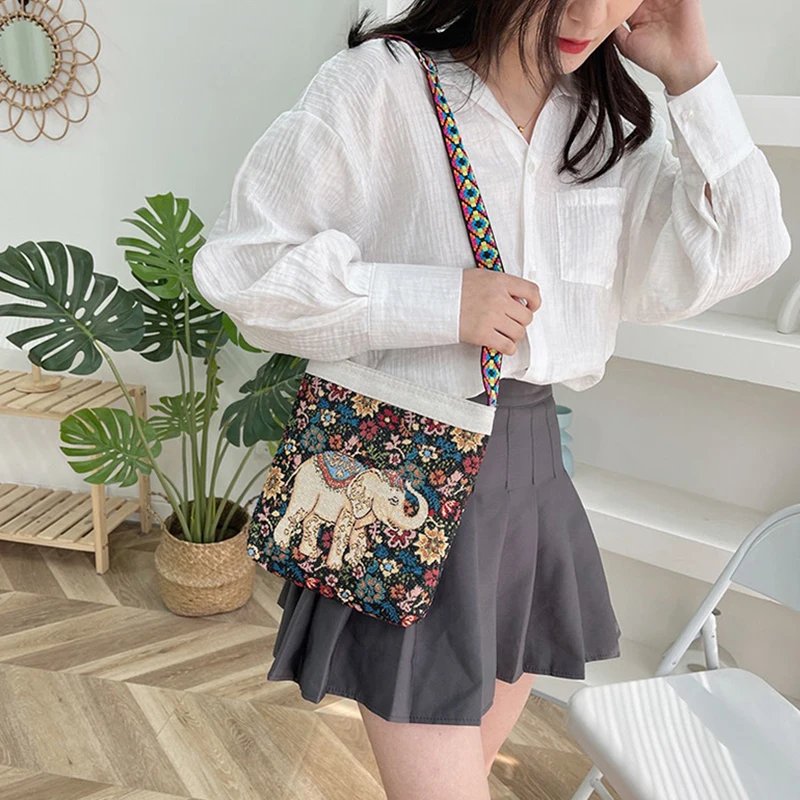 Embroidered Elephant Handheld Bag Women New Retro Large Capacity Crossbody Bag Nylon Knitted Casual Portable Handbag